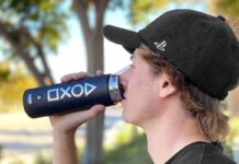 PS5, il merchandise ufficiale aspettando l’uscita delle nuove scorte della console PS5 cappello borraccia